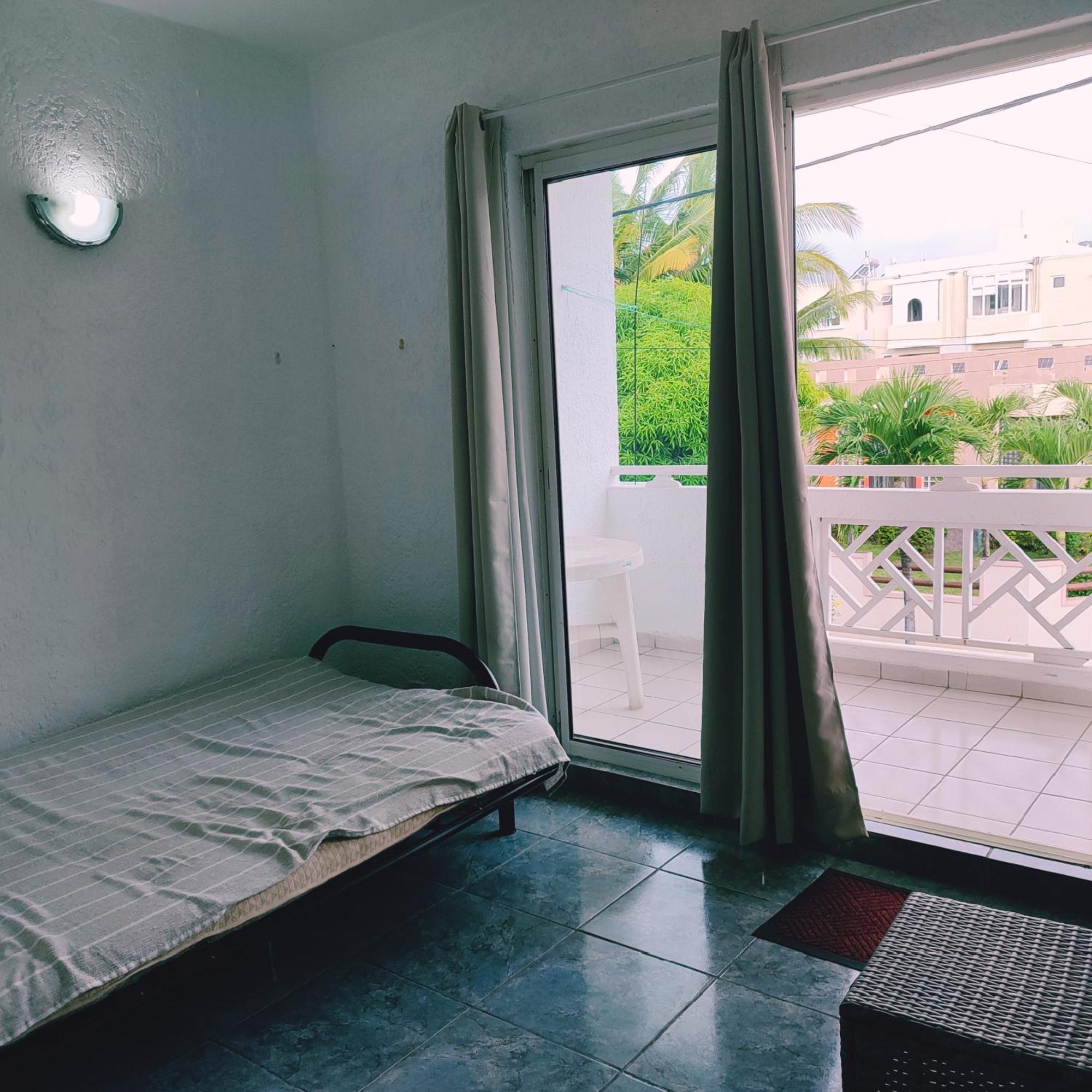 White Sand Cabana Flic en Flac Exterior photo