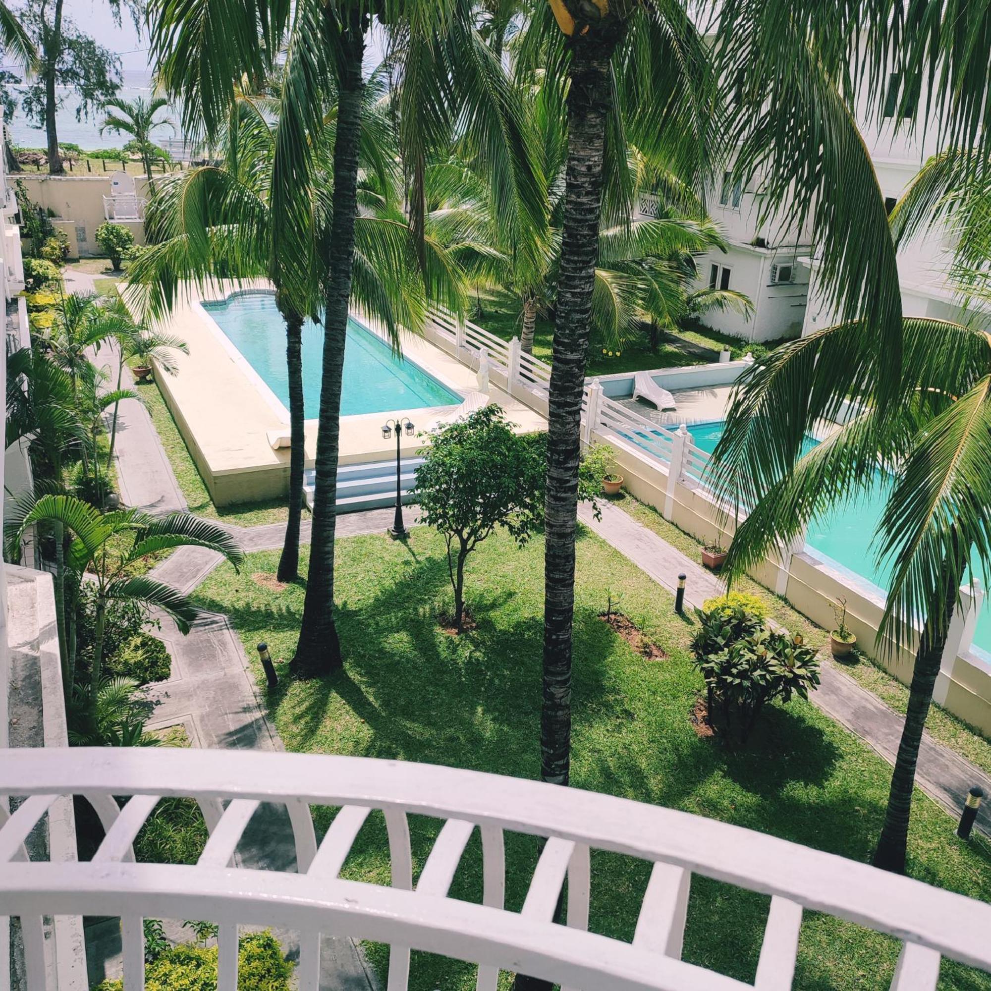 White Sand Cabana Flic en Flac Exterior photo