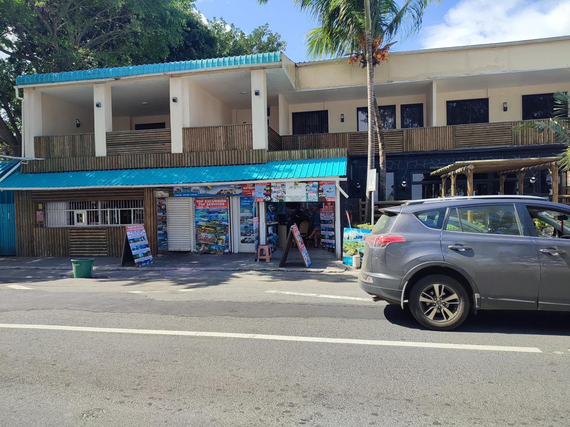 White Sand Cabana Flic en Flac Exterior photo