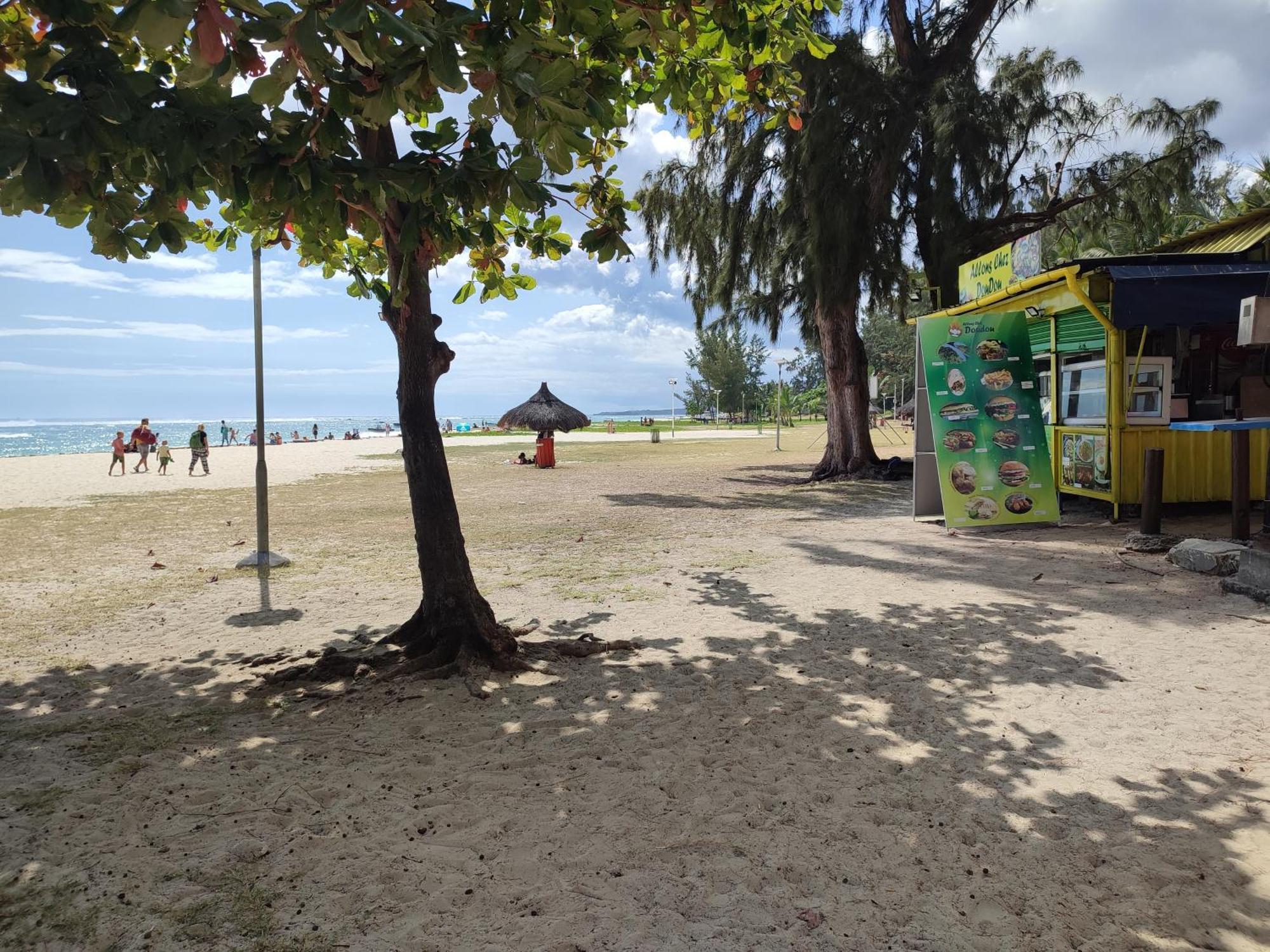 White Sand Cabana Flic en Flac Exterior photo