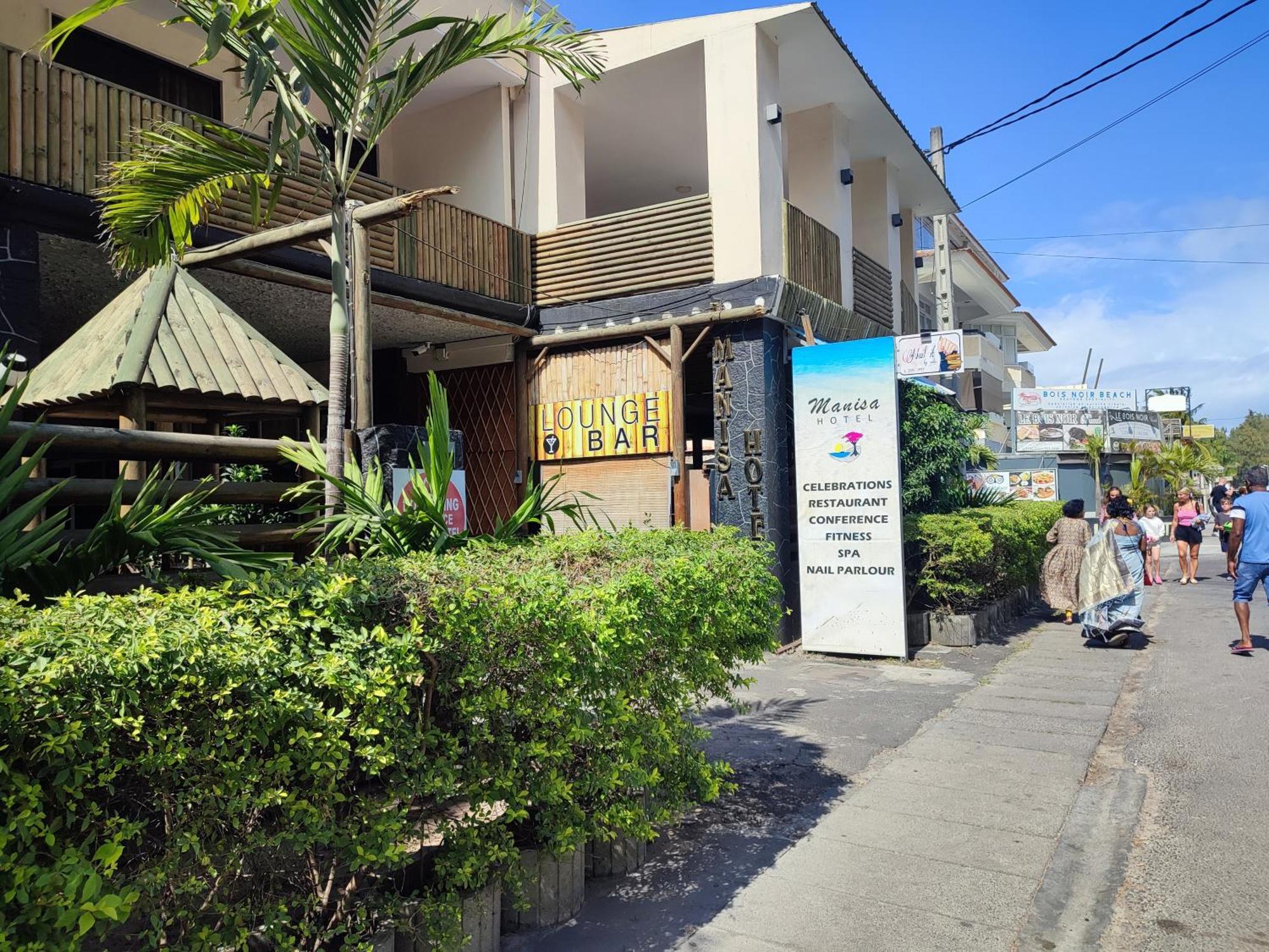 White Sand Cabana Flic en Flac Exterior photo