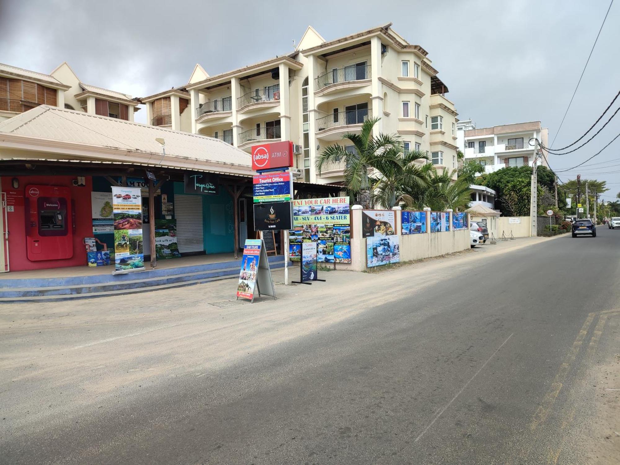 White Sand Cabana Flic en Flac Exterior photo