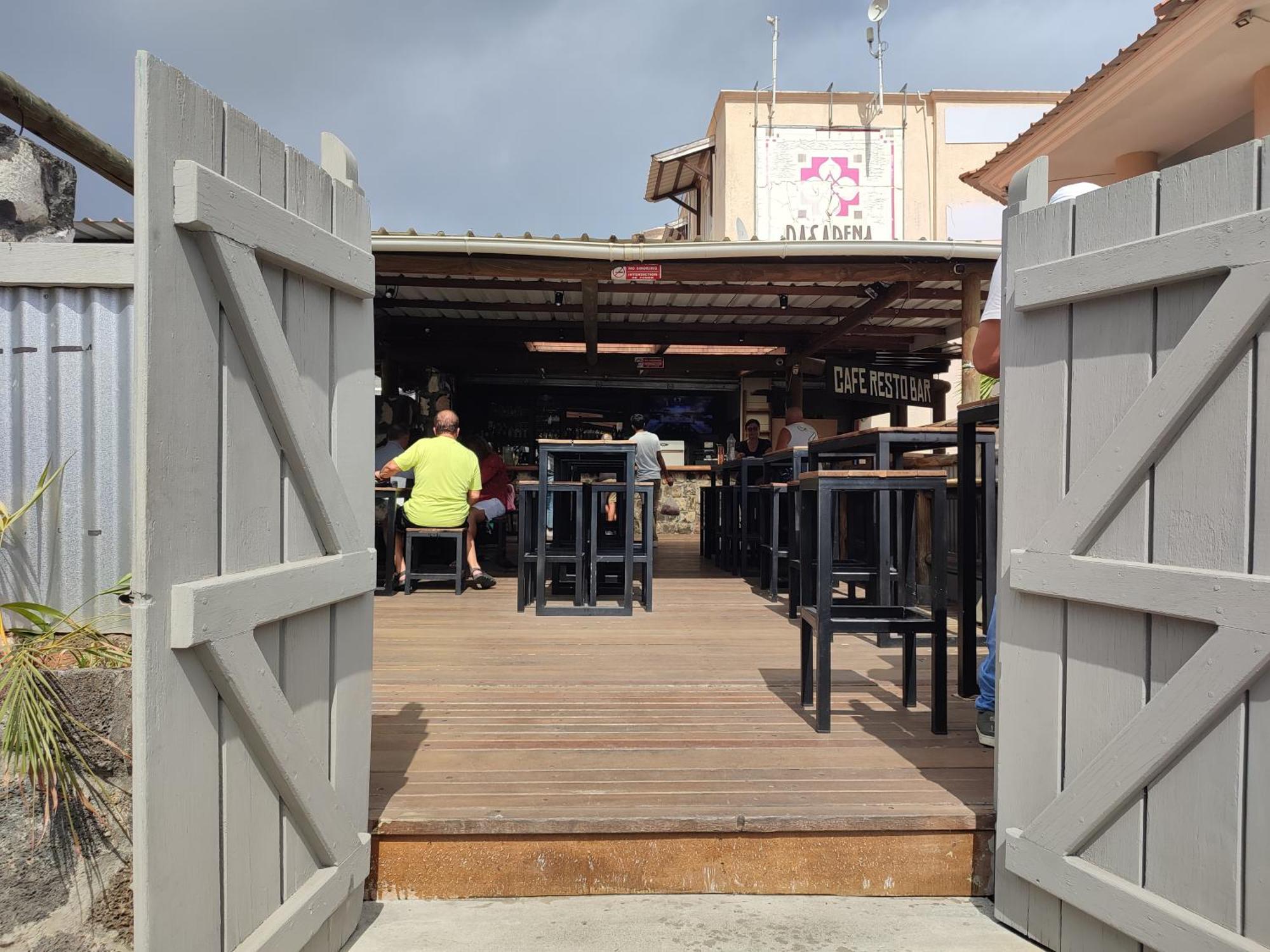 White Sand Cabana Flic en Flac Exterior photo